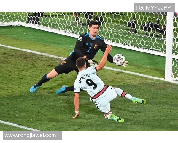 库尔图瓦：守护球门的传奇门将与他在绿茵场上的辉煌时刻